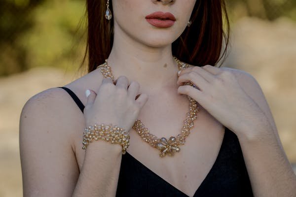 Colliers femme : des bijoux pour sublimer votre allure